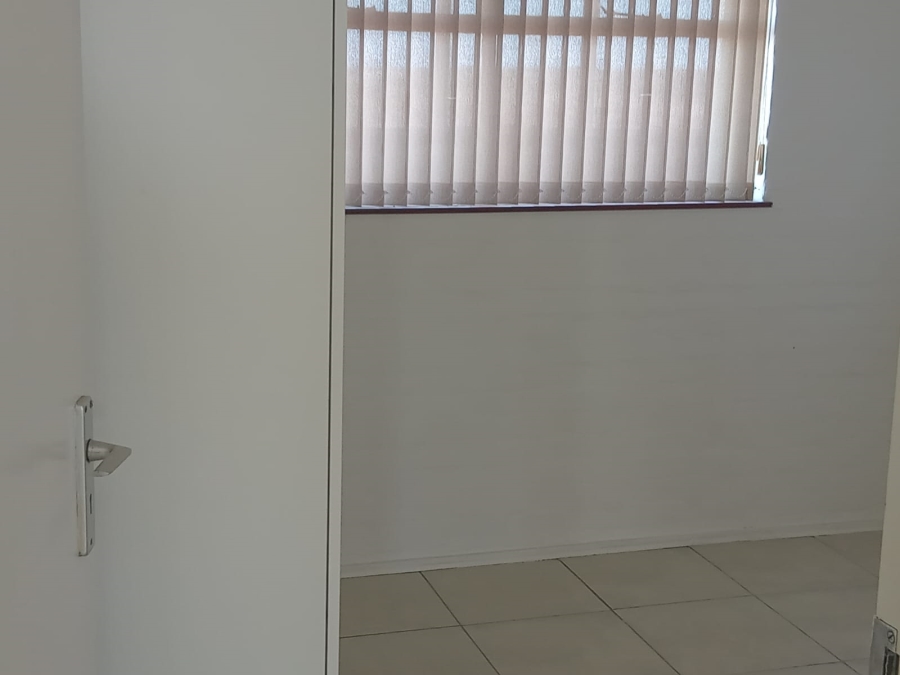 To Let 2 Bedroom Property for Rent in Humewood Eastern Cape
